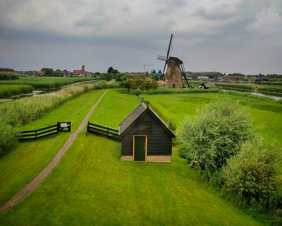 NGTIndia's tweet photo. Exploring the interiors of an 18th-century #windmill in #Kinderdijk, a #UNESCO World Heritage site, Ramya Balkur stumbles upon a lush countryside view in the #Netherlands set in place as a water management system.
Send your #AerialAngles entries to contest@natgeotraveller.in https://t.co/8iAxAa54Q5