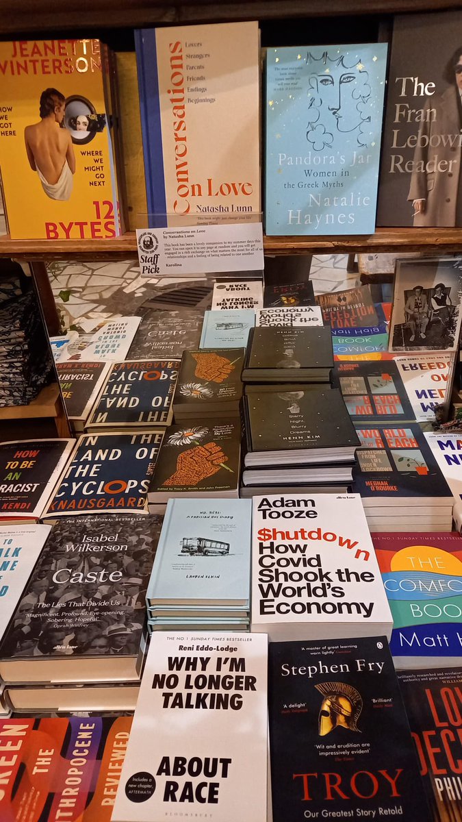 It’s finally publication month! We’re so excited to release our first brilliant books under tablo tales! 🎉📚

Here they are in Paris <a href="/Shakespeare_Co/">Shakespeare&Company</a> ! A Dream Life by Claire Messud  &amp; No. 91/92: A Parisian Bus Diary @LaurenElkin a big bravo to our wonderful authors!