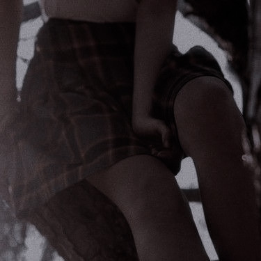 ᅠ
ᅠ
ᅠ
ᅠ
⠀ ⠀ ⠀ ⠀
⠀ ⠀ ❝ Lily's twin , gryffindor girl ,
⠀ ⠀ proud mudblood , prefect ,
⠀ ⠀ future auror and police
⠀ ⠀ officer. ❞

⠀ ⠀ ⠀ ⠀❛ 𝐀𝐃𝐃𝐈𝐒𝐎𝐍 𝐄𝐕𝐀𝐍𝐒 ❜
⠀ ⠀ ⠀ ⠀
ᅠ
ᅠ
ᅠ
ᅠ