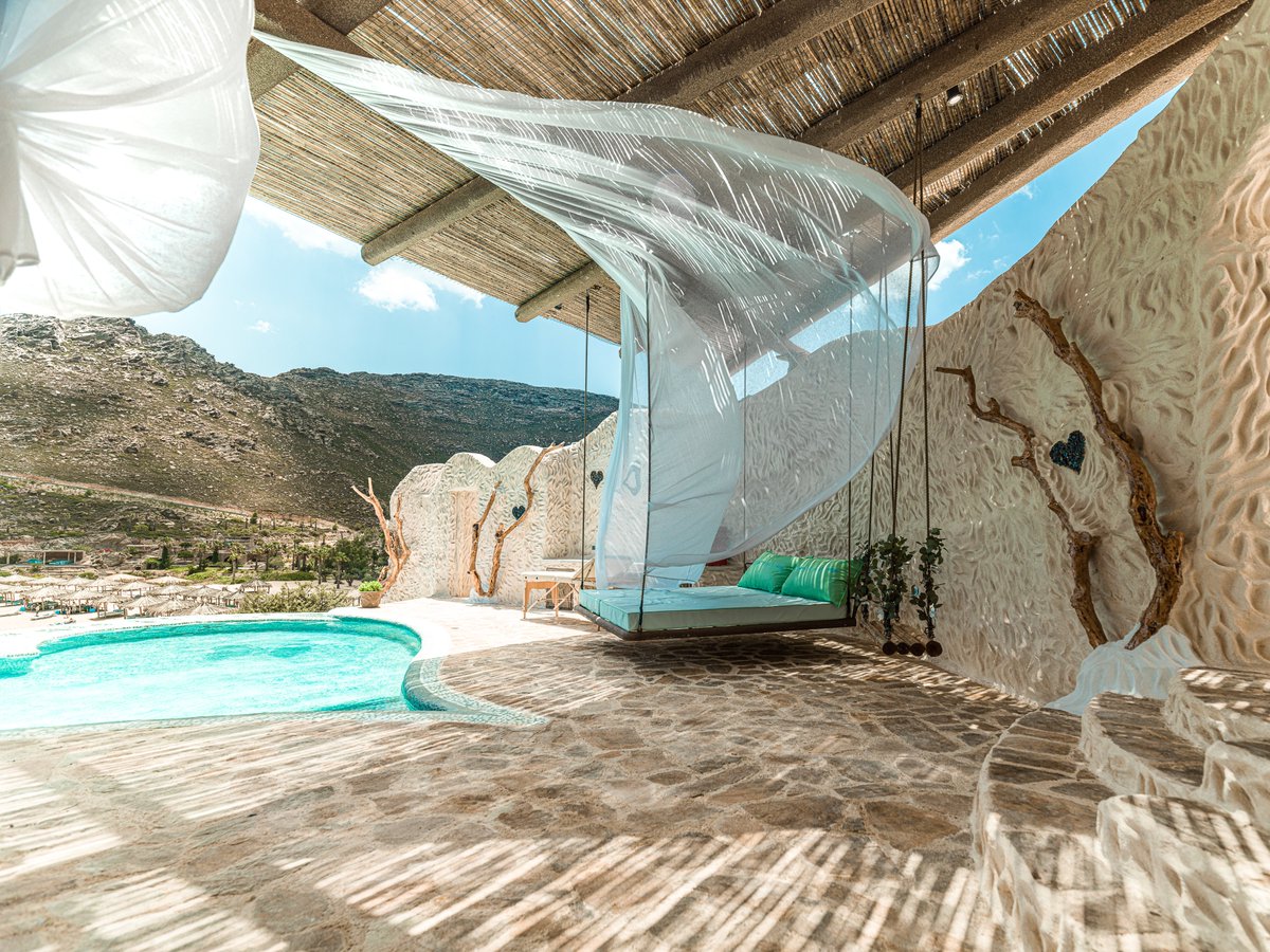 CreateMyAdventr's tweet photo. If you can feel this picture in your soul, you belong in Ios, Greece! 
Nestled in the Cyclades islands of Greece, this stunning island will capture your heart and leave you breathless!

#IOS #Greece #Travel #Islands #Vacation #PrivateTravel #Lifestyles https://t.co/axDtjPoraA