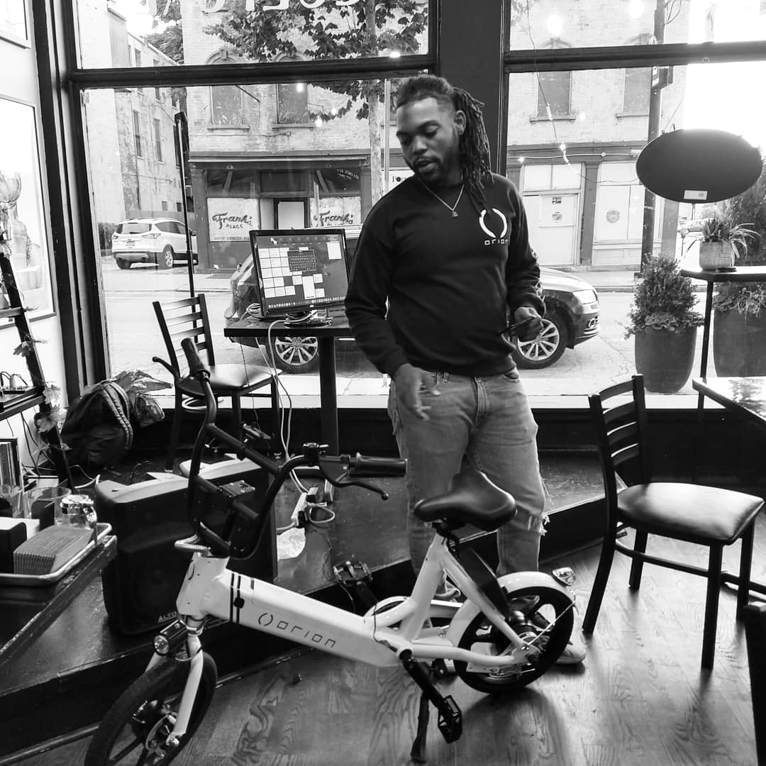 matthech's tweet photo. The future of urban transportation #HoldtheUniverse The Orion eBike connecting the world @_orionec Always exciting to catch up with the awesome @paulxpicasso @uofcincy @uofcincyalumni @UC_DAAP @uofcincyEship @thewunderfund @marvinador #entrepreneurssolveproblems https://t.co/1fHYyBZHxp