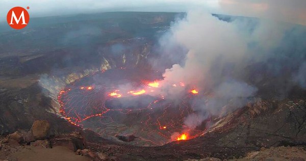 Milenio's tweet photo. Volcán #Kilauea entra en erupción en Hawái; autoridades emiten alerta 
https://t.co/mPakZFTrLQ https://t.co/x0kFuWeEM9