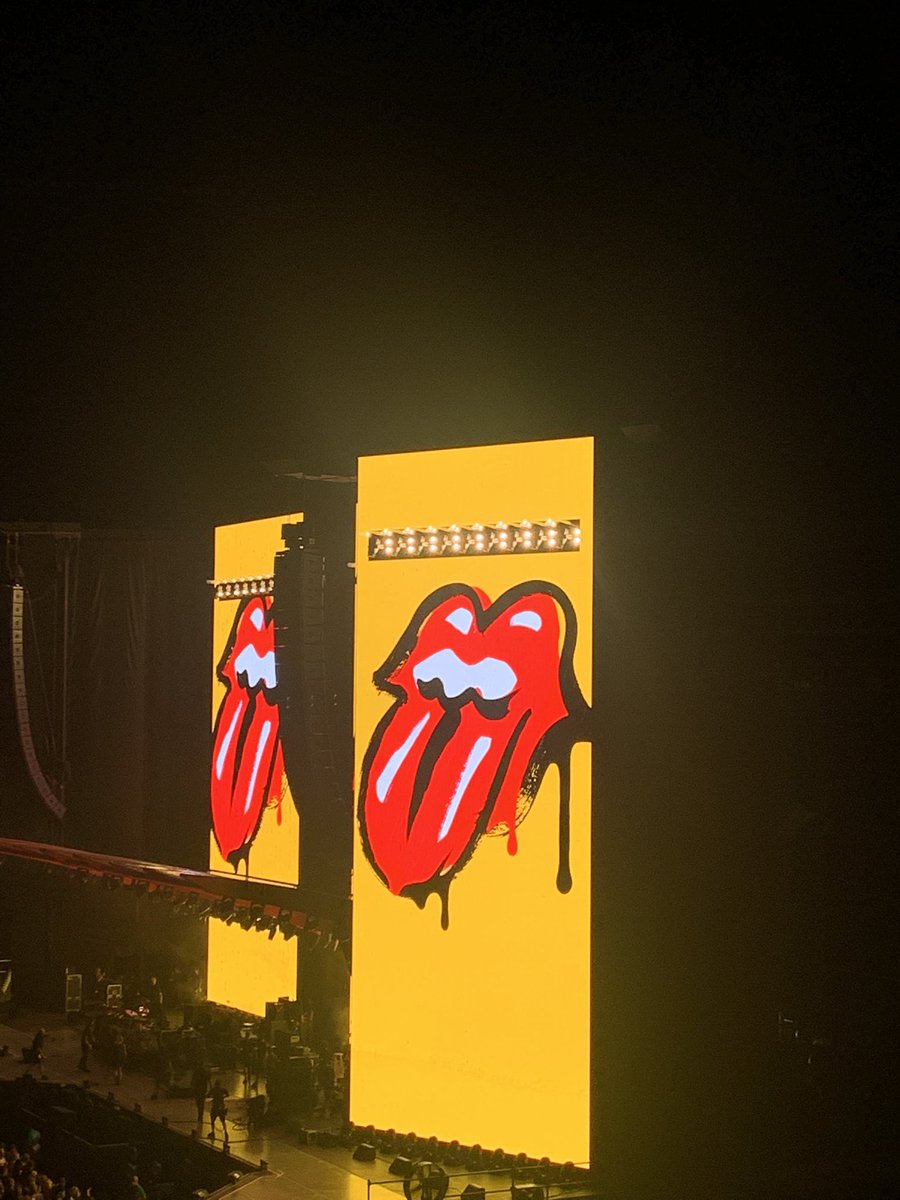 EmGee (marialice g) tweet media