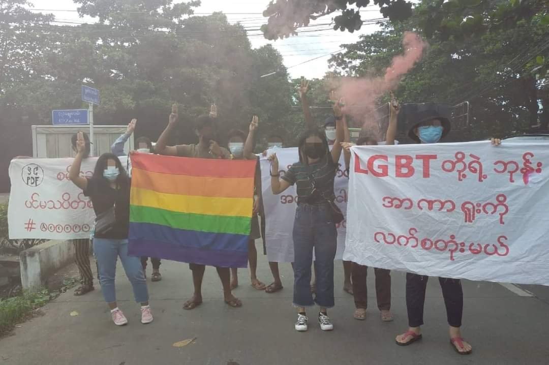 NantEiThandar's tweet photo. Youths from the Thaketa &amp; Sanchaung main strike group marched peacefully on the road against the military dictatorship in #Thaketa Tsp and LGBT people also joined the strike, chanting slogans such as "We're gay but we're not afraid".
#Oct1Coup 
#WhatsHappeningInMyanmar https://t.co/UWx9koO8dt