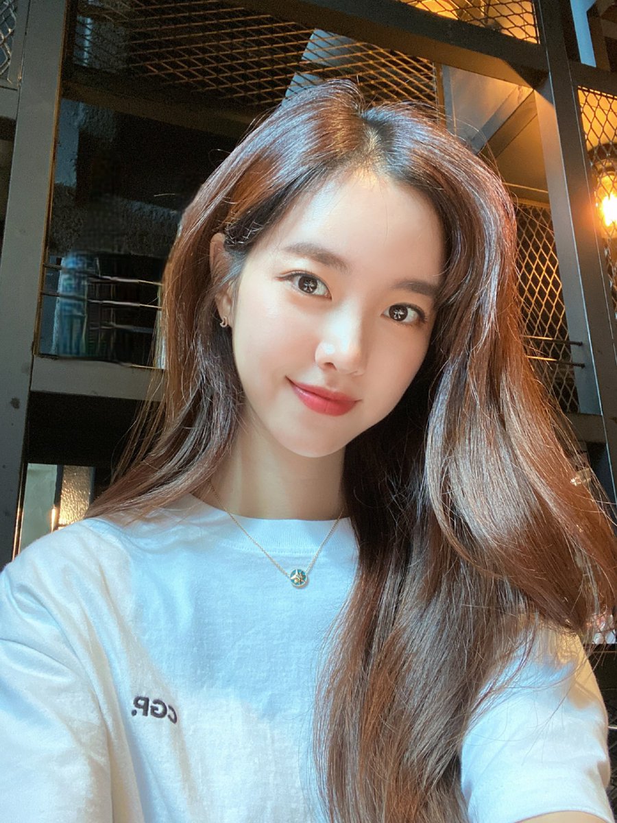 Jinseyeon's tweet image. 욤 ◡̈