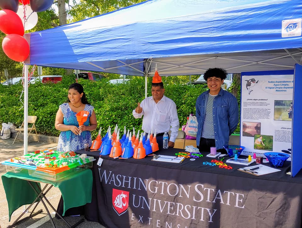 WSUSnoCoNatRes's tweet photo. We're hiring! Part-time Latinx Outreach Program Coordinator. Join our dynamic team to help our Latinx community learn about the environment and encourage action to improve the health of Puget Sound and surrounding areas. Link to position description: https://t.co/Mpqp1D02PW https://t.co/LMQWqFZH2Y