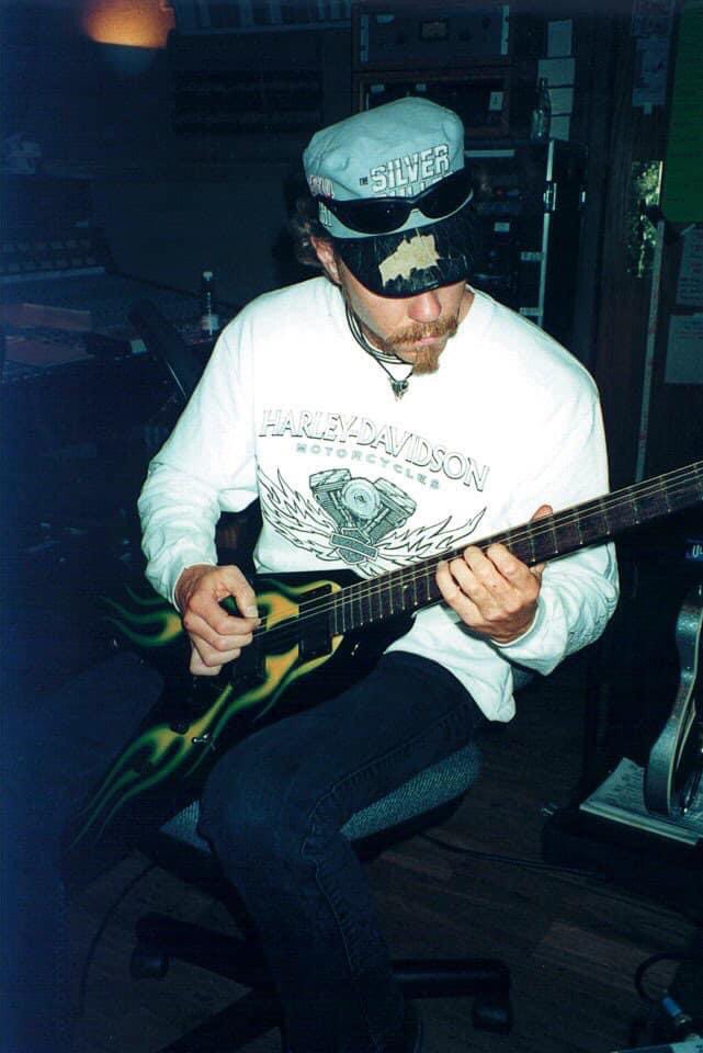 MetSince1981's tweet photo. 📆 En el año 1997, un día como hoy 01 de Octubre, @Metallica finalizá las grabaciones del séptimo álbum de estudio “ReLoad” en The Plant Studios en Sausalito, CA. USA.
#Metallica #ReLoadAlbum #FifthMember #MetFans #MetFamily #METALLICAMetalUpYourAss 🗡🚽 https://t.co/H7F9E3oMVz
