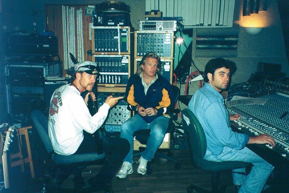MetSince1981's tweet photo. 📆 En el año 1997, un día como hoy 01 de Octubre, @Metallica finalizá las grabaciones del séptimo álbum de estudio “ReLoad” en The Plant Studios en Sausalito, CA. USA.
#Metallica #ReLoadAlbum #FifthMember #MetFans #MetFamily #METALLICAMetalUpYourAss 🗡🚽 https://t.co/H7F9E3oMVz