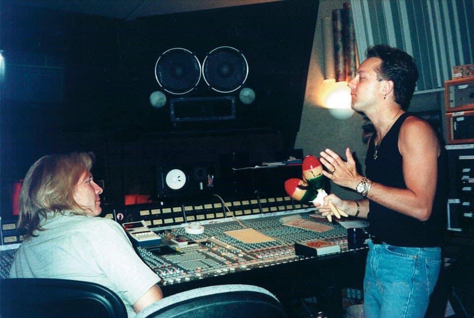MetSince1981's tweet photo. 📆 En el año 1997, un día como hoy 01 de Octubre, @Metallica finalizá las grabaciones del séptimo álbum de estudio “ReLoad” en The Plant Studios en Sausalito, CA. USA.
#Metallica #ReLoadAlbum #FifthMember #MetFans #MetFamily #METALLICAMetalUpYourAss 🗡🚽 https://t.co/H7F9E3oMVz