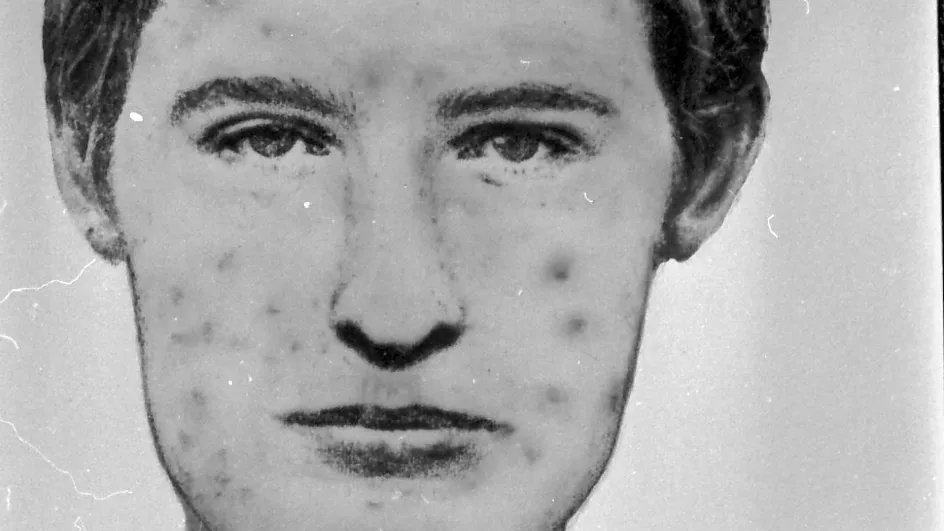 franceinfo's tweet photo. L'ex-gendarme qui s'est suicidé dans le Gard était bien le "tueur au visage grêlé", les expertises ADN l'ont confirmé

https://t.co/BC2jenzeU5 https://t.co/WtCdpGRERZ