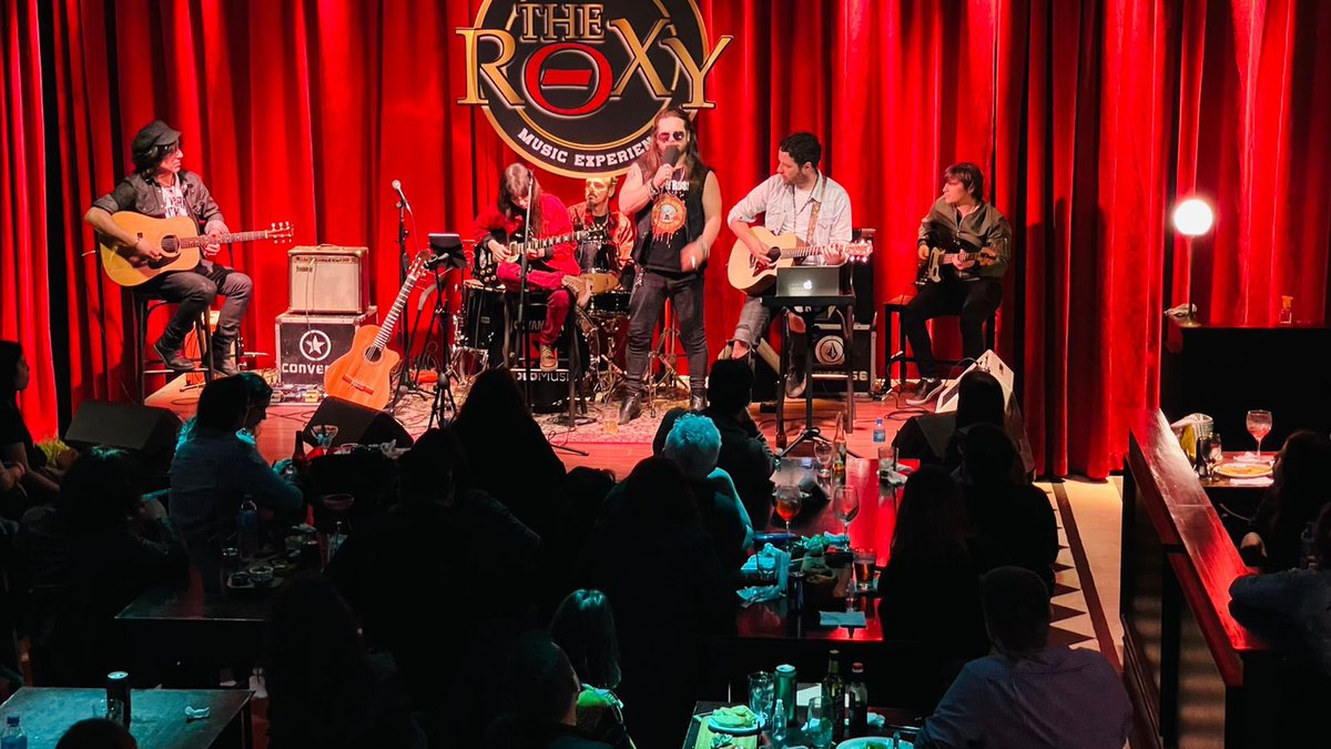 Che <a href="/cinthifernandez/">Cinthia Fernandez</a> podrías ir en vez de hablar al pedo no?!