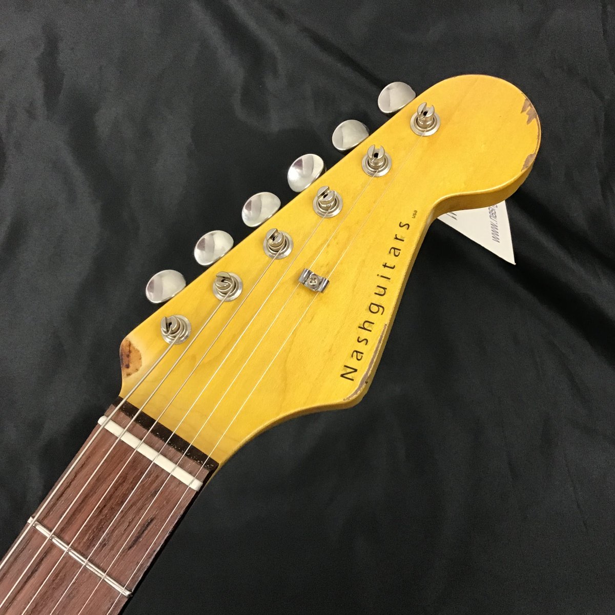 shima_umeda's tweet photo. Nash Guitars S63 Alder/Rosewood
”ギターを弾きたい”と思わせてくれる生鳴りの良さ、レンジの広さを持つ至高の1本!
https://t.co/kQ3pyT2arG
#DakotaRed
#HeavyAged
#Stratocaster
#エレキギター https://t.co/fR3wxgzBC1