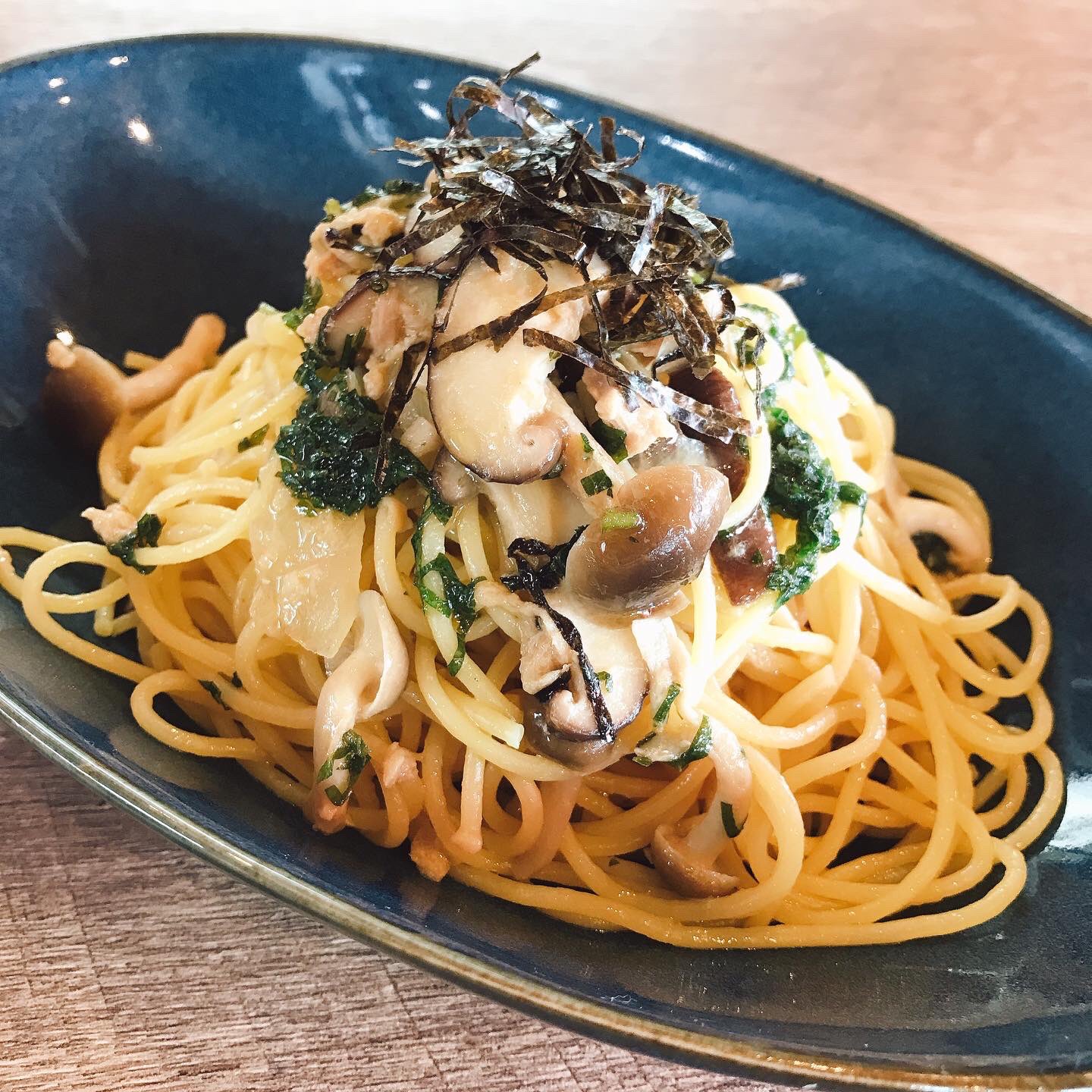 カフェよこまち こんにちは 本日からカフェよこまちは通常営業となります 引き続きテイクアウトも実施中です 今月のメニューはツナとキノコ の和風パスタとチキンのトマト煮込みです 足利カフェ カフェ カフェごはん カフェランチ ランチ