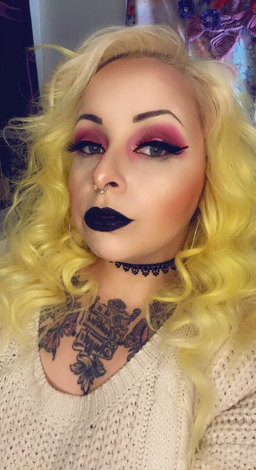 Once my WiFi comes back up, I&rsquo;ll be doing sessions. And every moment until then I&rsquo;ll take your money<a href="/tag/lipstick"class="tags"><span>#lipstick</span></a><a href="/tag/milf"class="tags"><span>#milf</span></a><a href="/tag/yellowhair"class="tags"><span>#yellowhair</span></a><a href="/tag/onlyfans"class="tags"><span>#onlyfans</span></a>