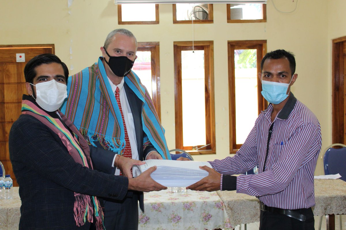 UNICEFTL's tweet photo. UNICEF Rep @Bilal_Durrani_: “Information is key to protect everyone from #COVID19: the reason we worked with @MFATNZ, @MdSTimorLeste & SECOMS on messaging in braille on #COVID19Vaccines,” as he & Amb. #NewZealand handed over flyers in braille to #TimorLeste #DisabilityAssociation https://t.co/cLnn8YbTQq