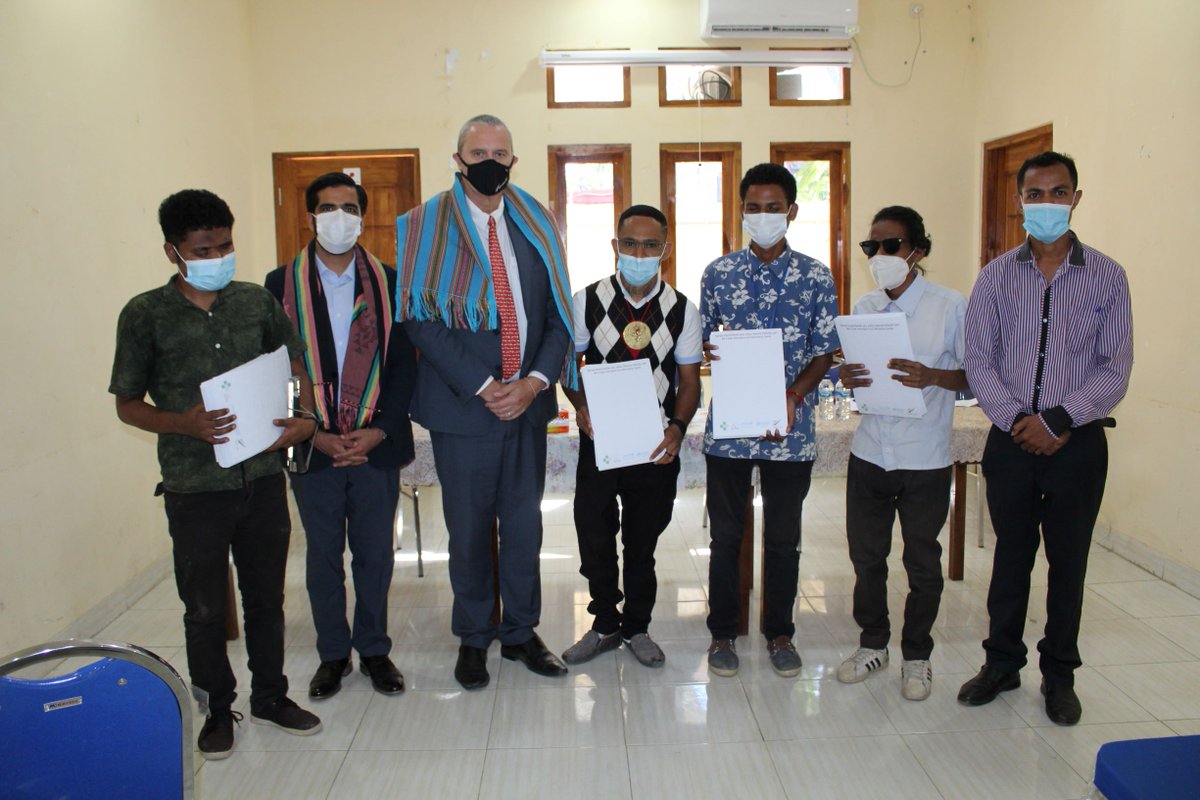 UNICEFTL's tweet photo. UNICEF Rep @Bilal_Durrani_: “Information is key to protect everyone from #COVID19: the reason we worked with @MFATNZ, @MdSTimorLeste & SECOMS on messaging in braille on #COVID19Vaccines,” as he & Amb. #NewZealand handed over flyers in braille to #TimorLeste #DisabilityAssociation https://t.co/cLnn8YbTQq