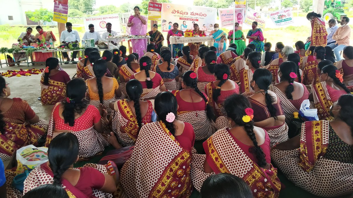 ICDS_Devarkonda's tweet photo. #PoshanMaah2021
#ICDSDevarakondaProjectNLG
DVK ప్రాజెక్ట్ పరిధిలోని డిండిమండల కేంద్ర మార్కెట్టుయార్డులో పోషణమాసంలో భాగంగా సామూహిక సీమంతాలు,అన్నప్రసాన్న,అక్షరాభ్యాసం కార్యక్రమంలో ప్రాజెక్ట్ అధికారులు ప్రజాప్రతినిధులు అంగన్వాడీ టీచర్లు పాల్గొని పోషణమాసోత్సవాల ముగింపు ఘనంగా జరిపారు https://t.co/eRn17aSGCN