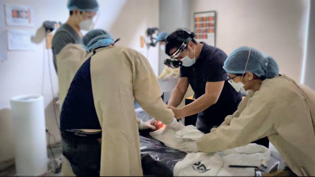DrDrusenPH's tweet photo. Last retina consultant standing at the SOJR :)
Tigas ng ulo, walang PPE. (Walang mangba-bash please).
#ROPscreening
#RetinopathyOfPrematurity
#VRSPCares https://t.co/EO552sriw2
