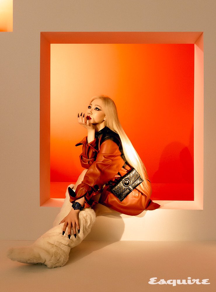 fantasychae's tweet photo. Good morning my dummies! 

LOVER LIKE ME OUT NOW
#LoverLikeCL #LoverLikeMe 
@chaelinCL https://t.co/BCfU2NtkOo