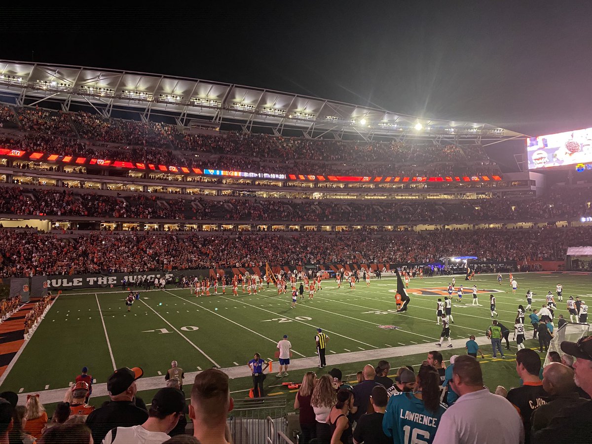 tlstephens12's tweet photo. What a great game!!! #gobengals #ThursdayNightFootball #RuleTheJungle https://t.co/ZBMxTPf2pd