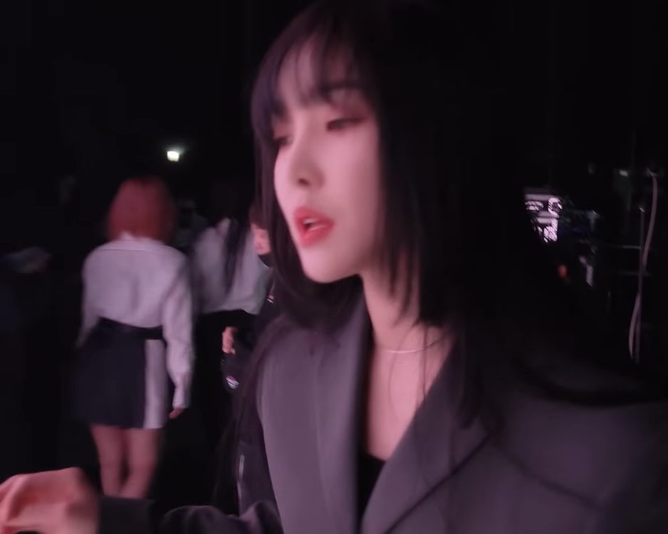 GOTHICYUZ's tweet photo. describe perfection 
#GFRIEND #YUJU https://t.co/grviZrkqO0