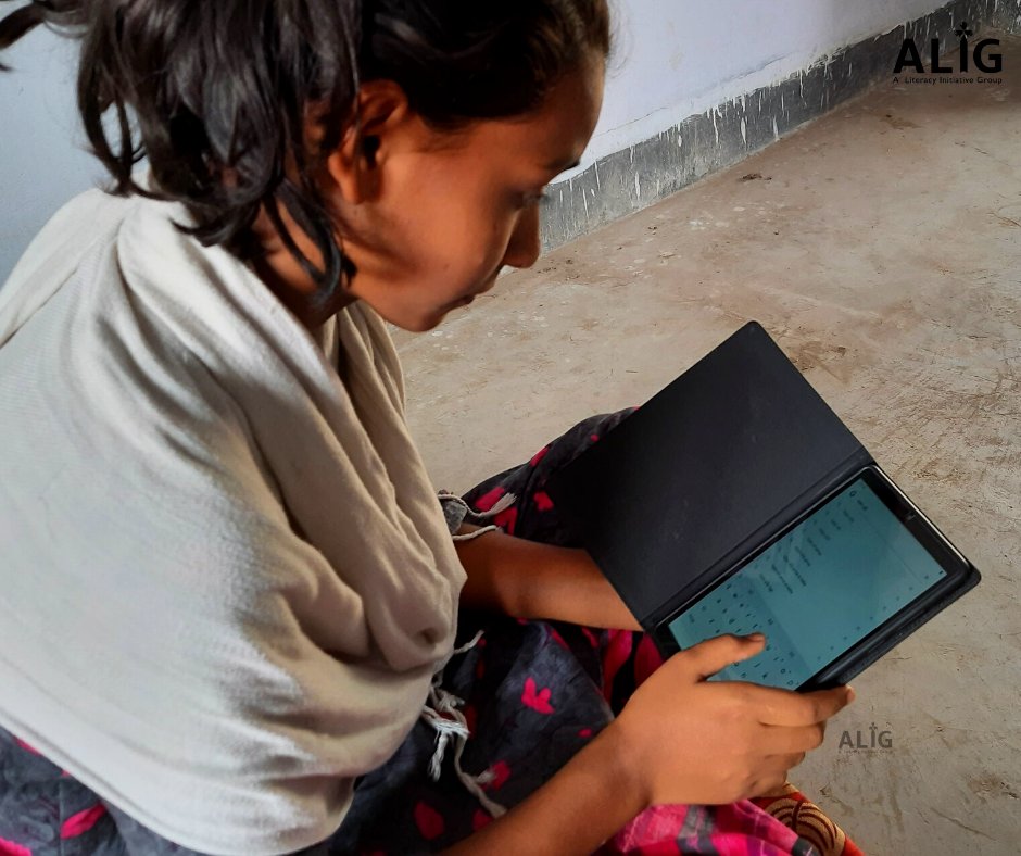 AligSociety's tweet photo. "Your wings already exist, all you have to do is FLY" 💛

Location: Badiya Government School, 

#jharkhand
#digitallearning #digitalliteracy #digitaldivide #aligeducates #jharkhand #underservedchildren #educationforall #alig #girleducation #girlpower https://t.co/ceT5CdeaHC