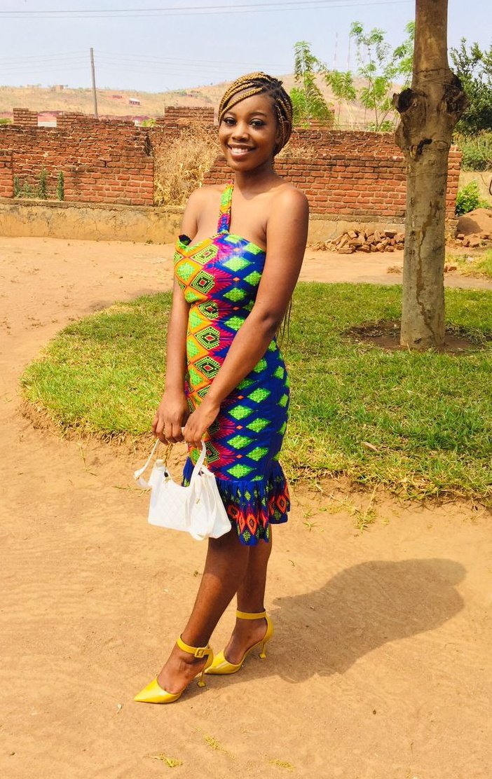 Buchi_98's tweet photo. The whole fine Nurse can rock a chitenge dress too 🤭🤭🤭 #Buchiworld https://t.co/KbMCKpxDV9