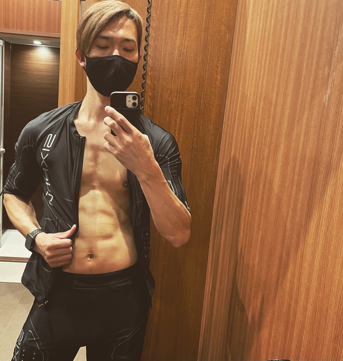 shinpei_brz's tweet photo. 未来型筋力トレーニングを体験
これはすごい。
自分自身は好きなエクササイズを行いながら、同時に上半身も下半身もフルでEMSトレーニング出来る
素晴らしいです!
#sixpad
#sixpadhomegym
#sixpadstation https://t.co/fn7bmc4utH