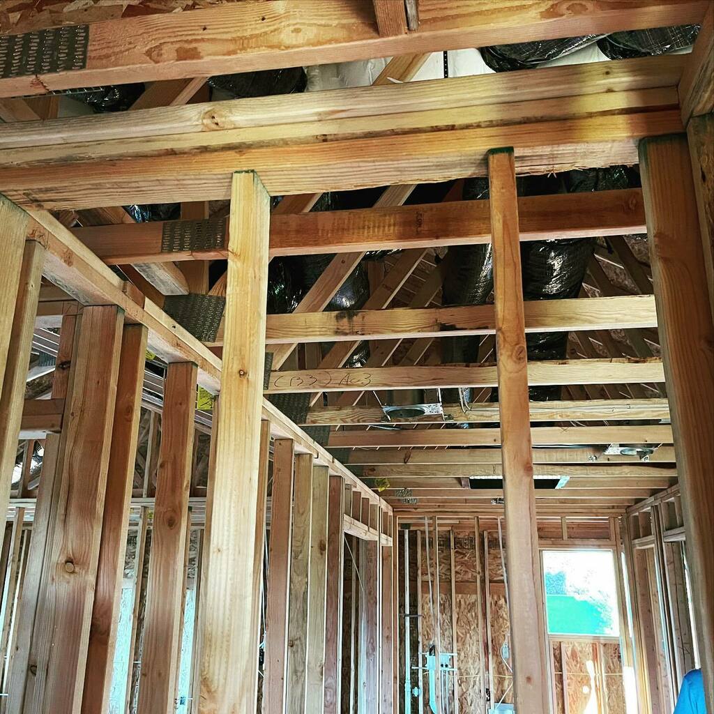 Amazing progress was being made on our new construction house… but we are waiting on the windows to be delivered so things have a ground to a halt. Keep your fingers crossed for us! instagr.am/p/CUeR3VJLRxi/
