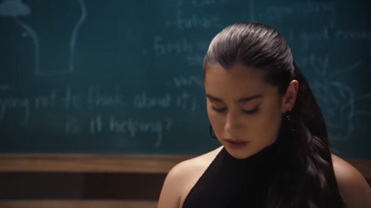 lukkkkinhass's tweet photo. lauren jauregui como terapeuta. https://t.co/rRcnzHsFCx