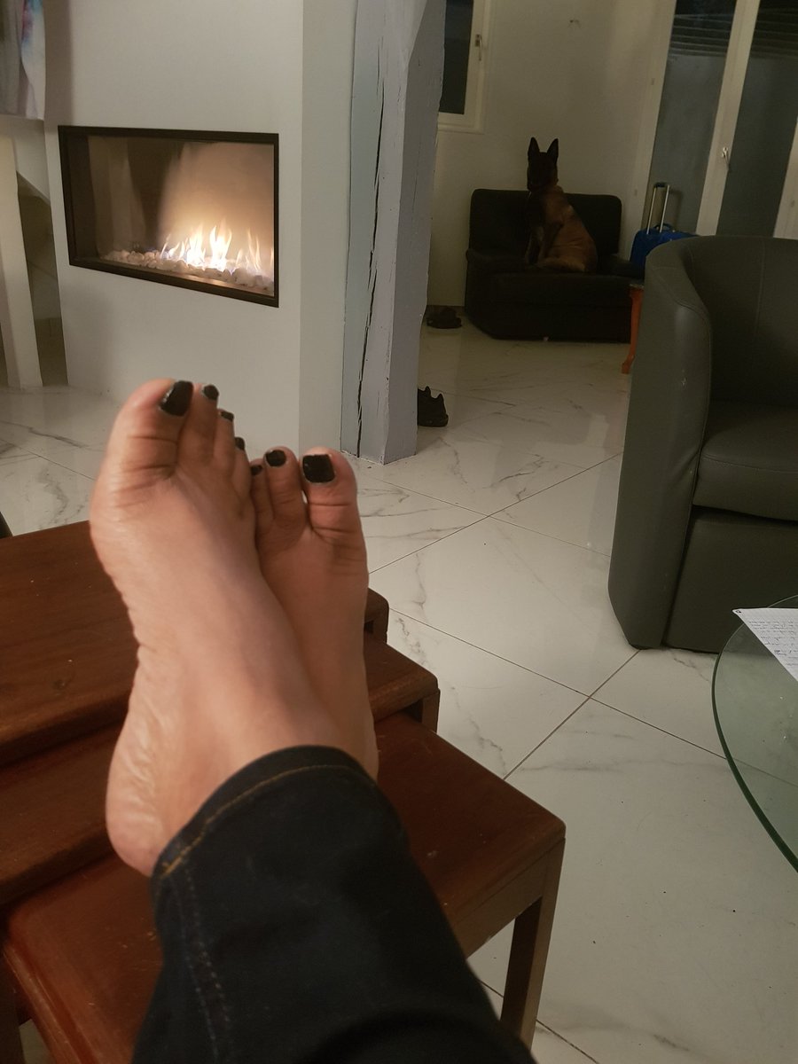 SiahDeli's tweet photo. Ton petit déjeuner...
@rtfemdomfrance 
@rt_feet https://t.co/HGX9XS7GG6