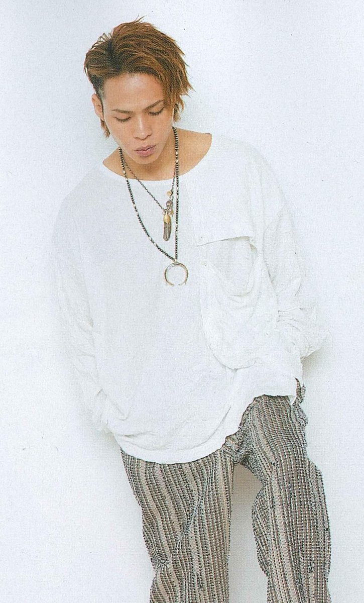 FAlwbr-UYAcVLS1?format=jpg&name=medium