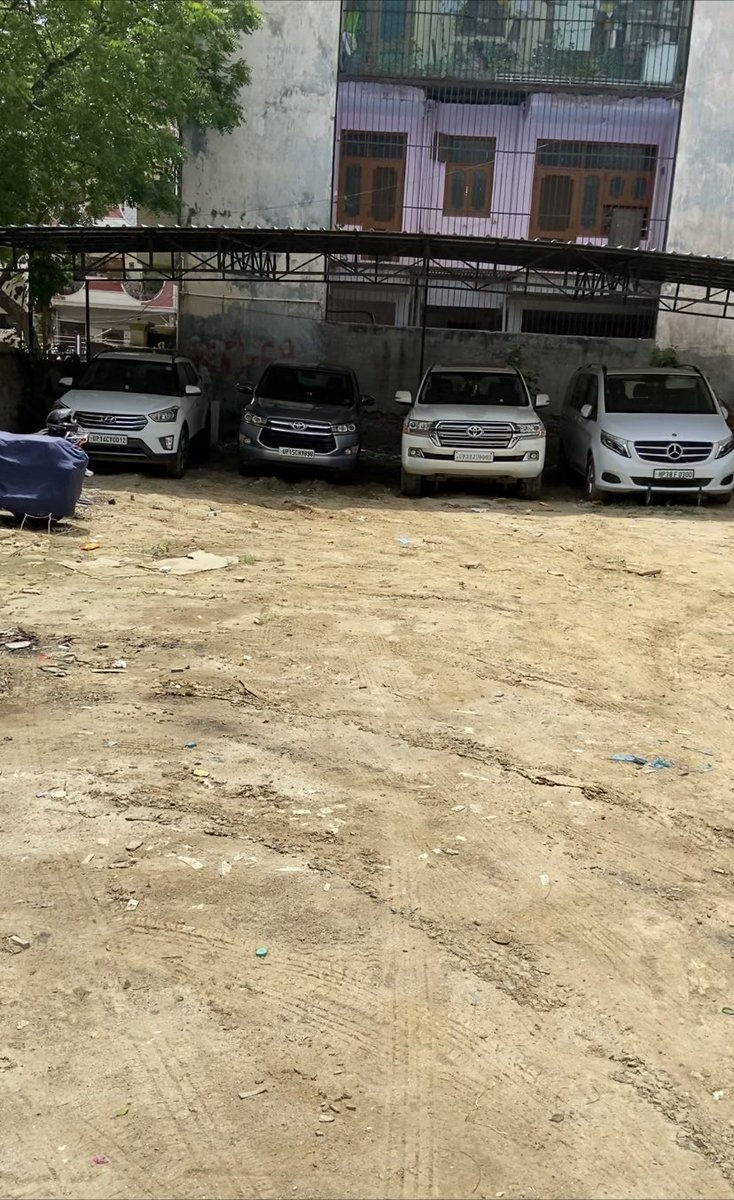 ParasCh51418673's tweet photo. @news24tvchannel #80YearOldwomen is made to run from pillar to post in UP, as she pleads with the Authority to gain access to her own plot(KA67-Kaushambi-Ghaziabad)#illegally trespassed by #SangeemSom #MLA #BJP after demolishing the boundary wall @CMOfficeUP @myogiadityanath @Uppolice @BJP4UP https://t.co/YNSMNTl2BH