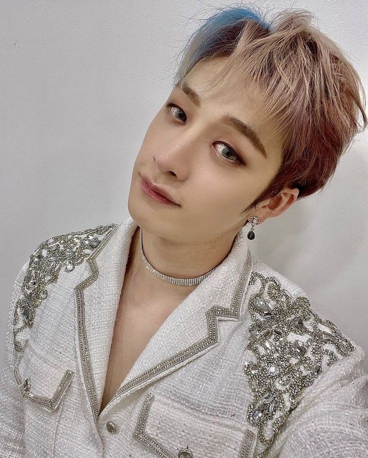 00hhjskz's tweet photo. Realmente eres una persona maravillosa, eres alguien que ilumina las vidas de los que te conocen, inspiras a ser una mejor persona cada día, gracias por llenar de lindos colores mi vida<3
#DearBangChan #BangChan #BangChansWeek https://t.co/eBAv8S8wUx