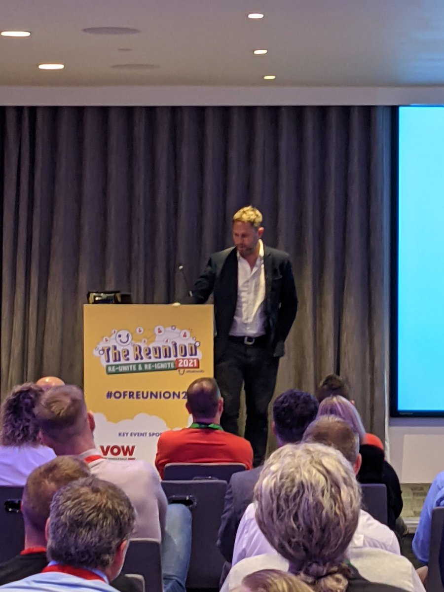 officefriendly's tweet photo. Welcoming @LiquidThinker Professor Damian Hughes for his talk about winning mindsets and the Psychology behind it at the #OFReunion21 https://t.co/1xsRbgb5vf