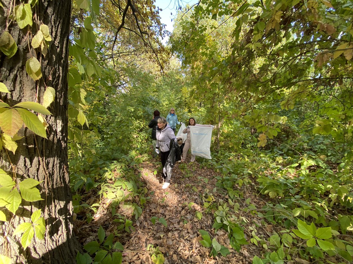 На территории поселения прошла акция «Вода России» силами сотрудников Администрации, подведомственных организаций,жителей, членов партии «Единая Россия» и волонтёров произвели очистку водоема п. Верхняя Подстепновка