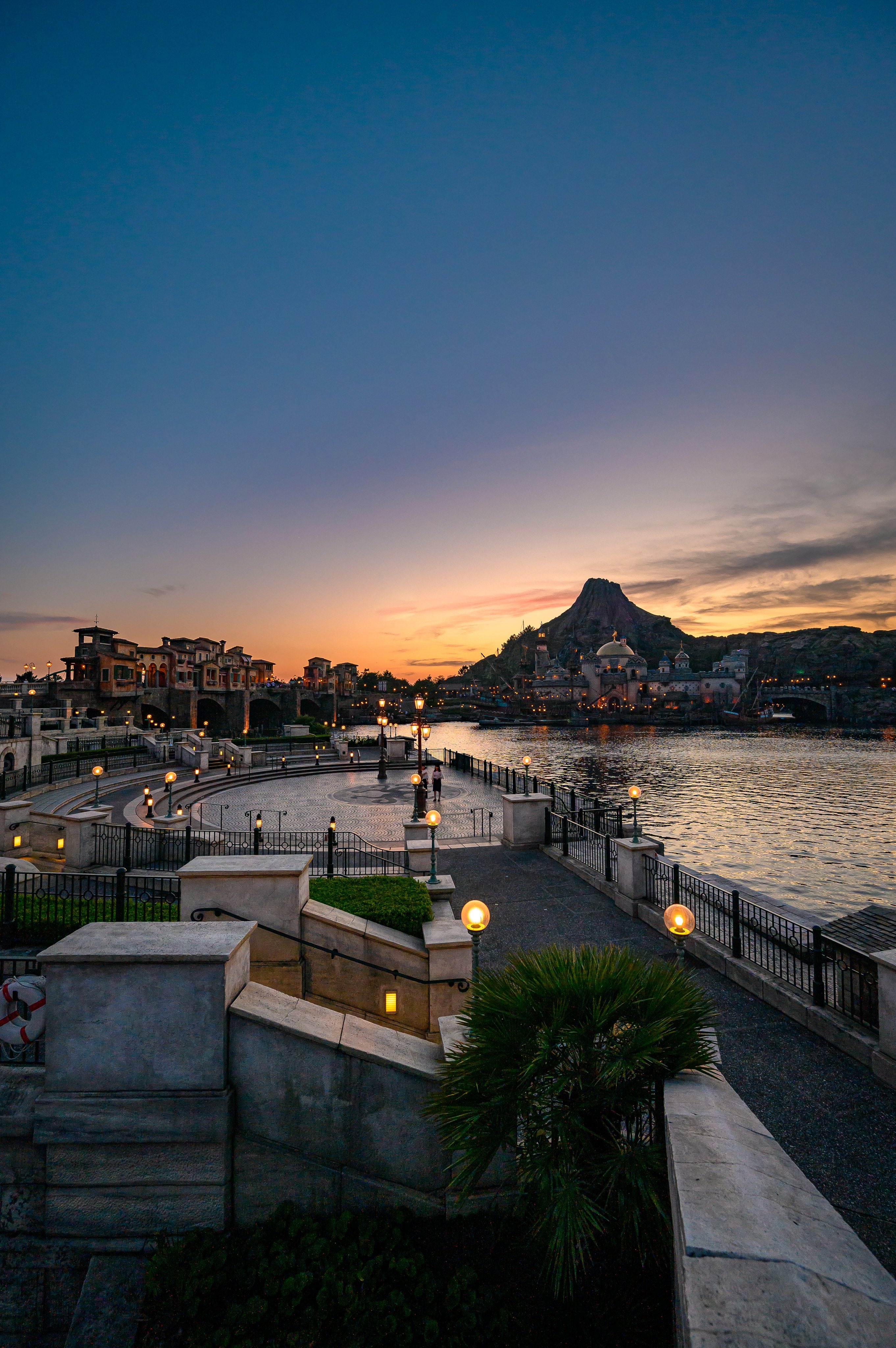 ちゃん 東京ディズニーシー Tokyo Disneysea 携帯の壁紙に良さそうなディズニー夕焼け T Co Wt1464abqz Twitter