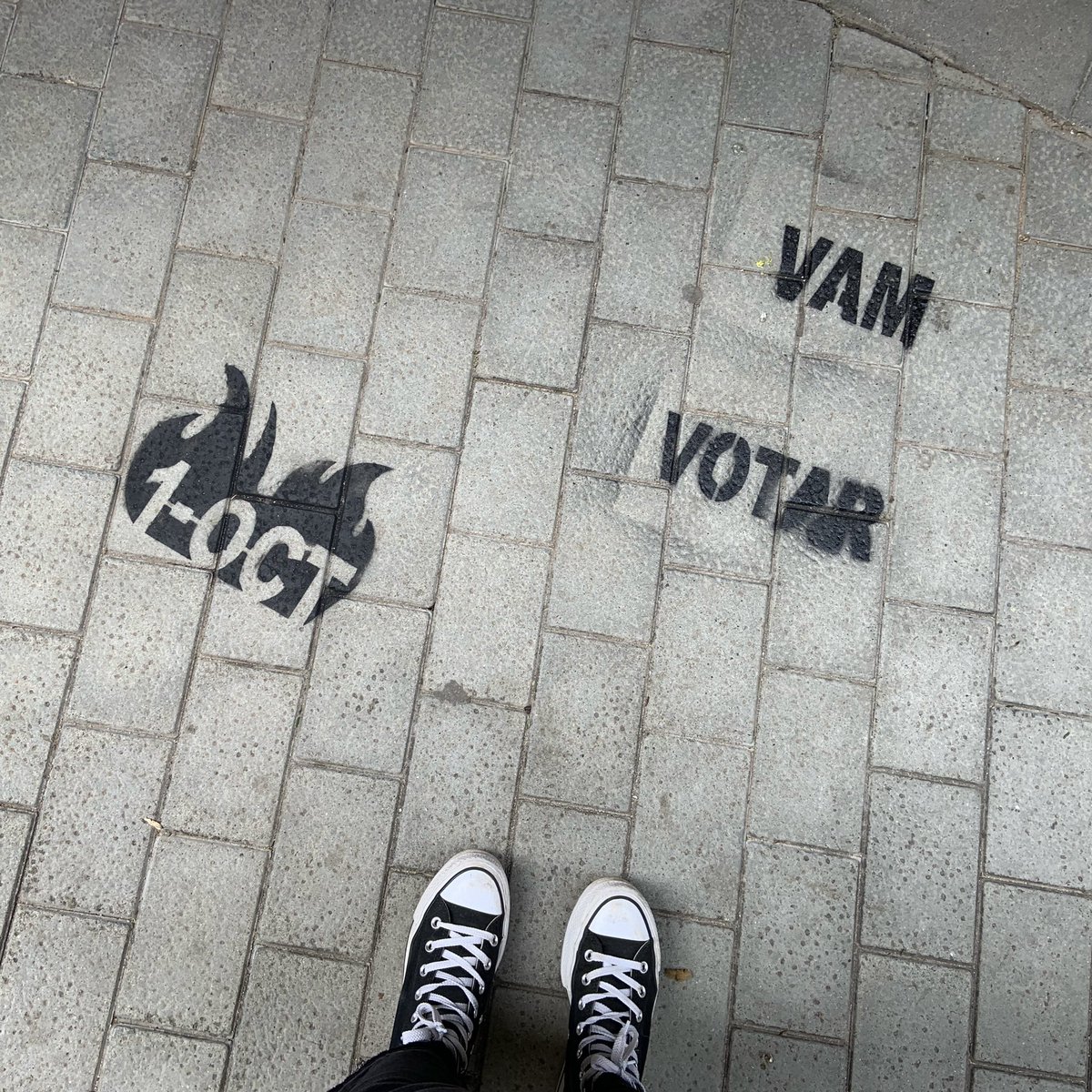 marta_mates's tweet photo. #1Octubre #1OCT #1octubre2021 #VamVotar #NiOblitNiPerdó #ViscaCatalunyaLliure 💛 https://t.co/PO7XINQ2Hg