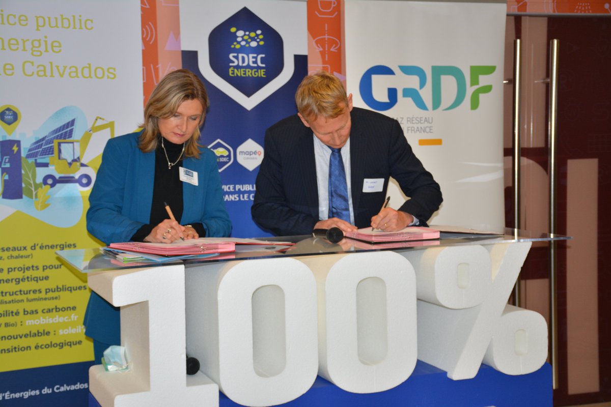 [DIRECT] #SDEC14 #Calvados #Caen <a href="/CGourneyLeconte/">Catherine Gourney Leconte</a>, Présidente du SDEC ÉNERGIE et Philippe Lahet, Directeur, GRDF Direction Clients - Territoires Nord-Ouest, ont signé la convention de #partenariat pour un #réseau de distribution de #gaz, vecteur de la #transitionenergetique.
