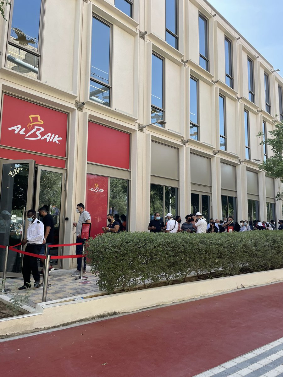 The longest queue I have seen today on Day 1 of #expo2020 is for Al Baik, the Saudi fried chicken chain 😂