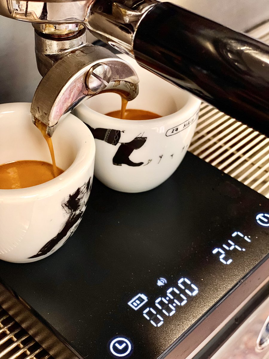 TrojaCoffee's tweet photo. Dvigamo skodelice tople kave vsem kavoljubcem na mednarodni dan kave. https://t.co/kEmAnQllbg