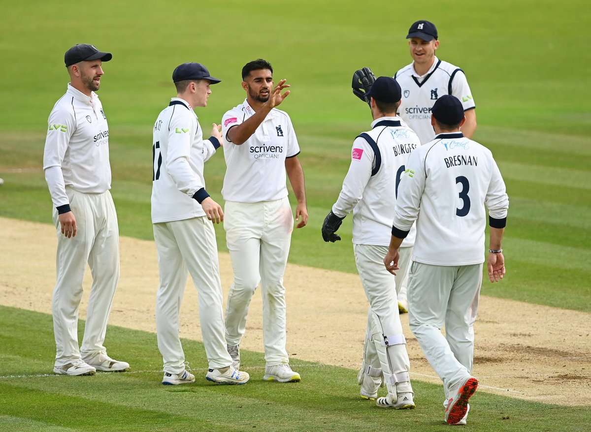 WisdenCricket's tweet photo. Warwickshire win the Bob Willis Trophy final by an innings and 199 runs 👏

#BWTFinal https://t.co/SznLIeIxaI
