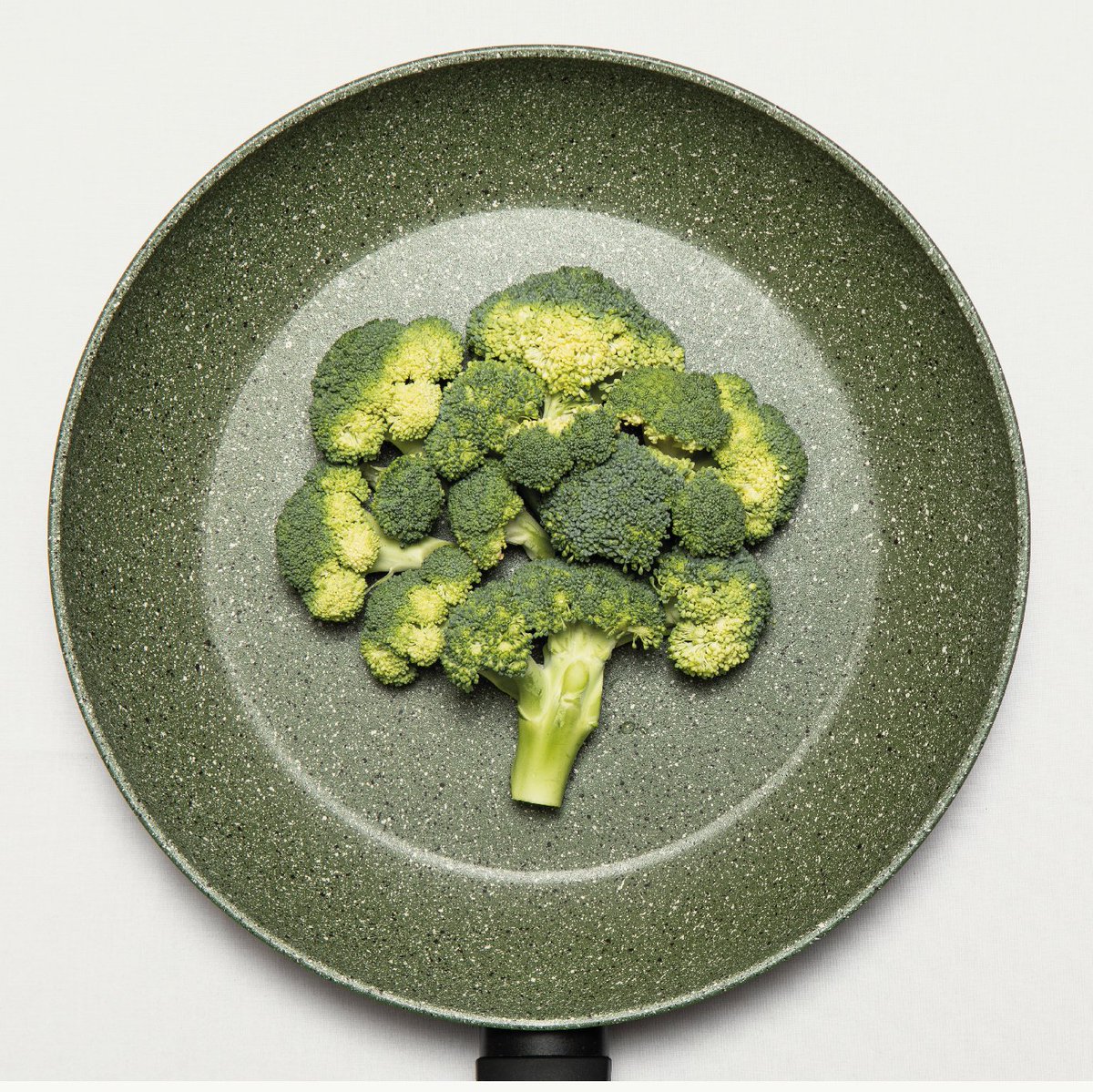 Happy World Vegetarian Day! Over the last few years we've seen a shift towards plant based eating and we're here for it! Let's celebrate the delicious flavours of meat free meals 💚