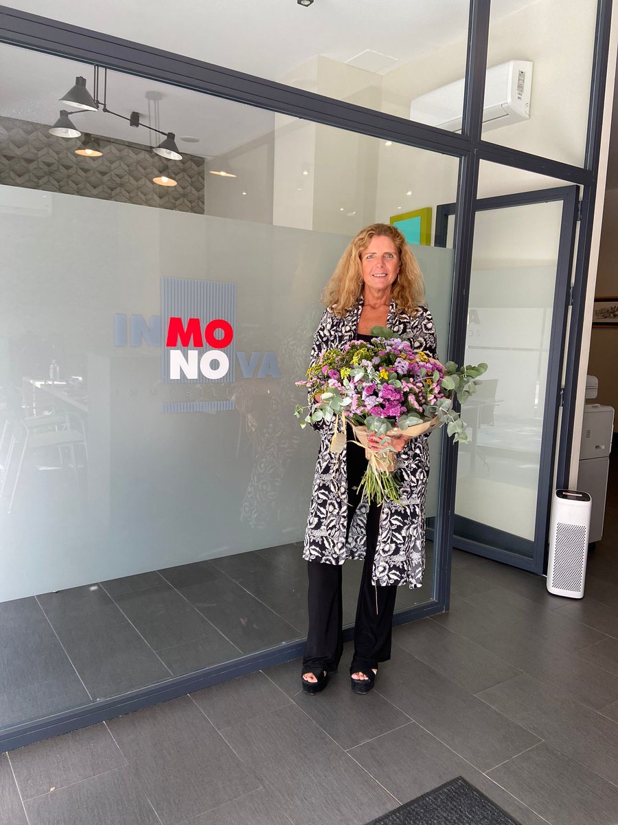 Inmonova1's tweet photo. La mayor recompensa que podemos tener en nuestro trabajo es que nuestros clientes queden satisfechos, y esta es una prueba de ello.

Enhorabuena a Mirian Perez-Luna Ruiz-Mateos !! 👏

#serviciosinmobiliarios #vender #comprar #inmobiliaria #agenteinmobiliario #asesores #sevilla https://t.co/5iGdkDIs06