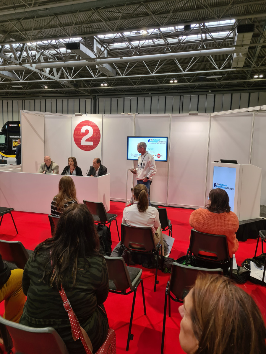 socialHANDLER® tweet media