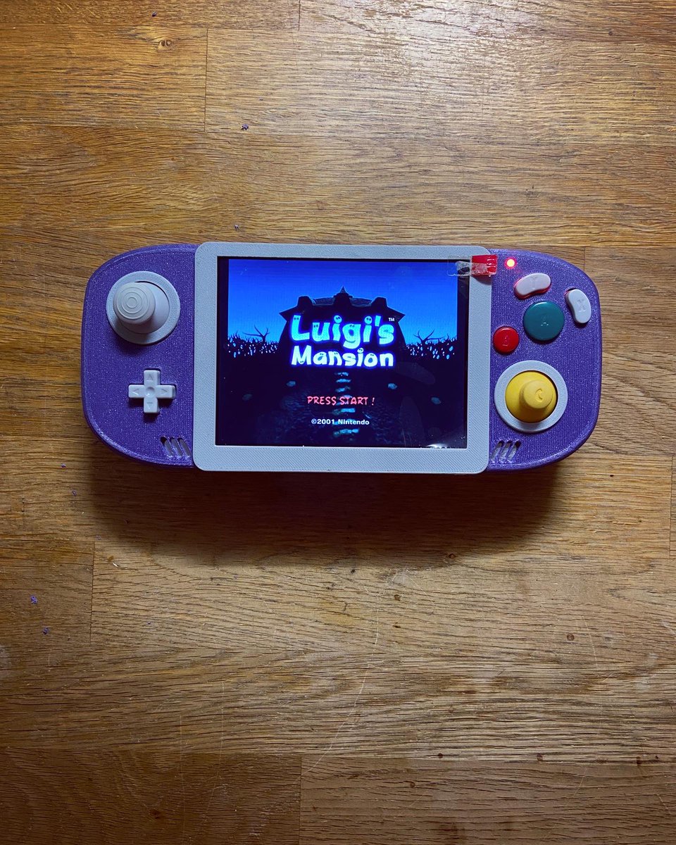 theLurxy's tweet photo. Im done! ✨

Fully portable original Wii/Gamecube no emulation! https://t.co/eFF4HkdDlH