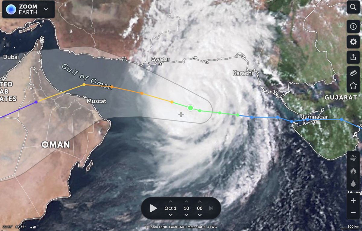 Tropicalcyclon8's tweet photo. Cyclonic Storm #Shaheen / #Gulab RSMC New Delhi now has the cyclone landfalling to Oman https://t.co/6Rce0YjAd4
