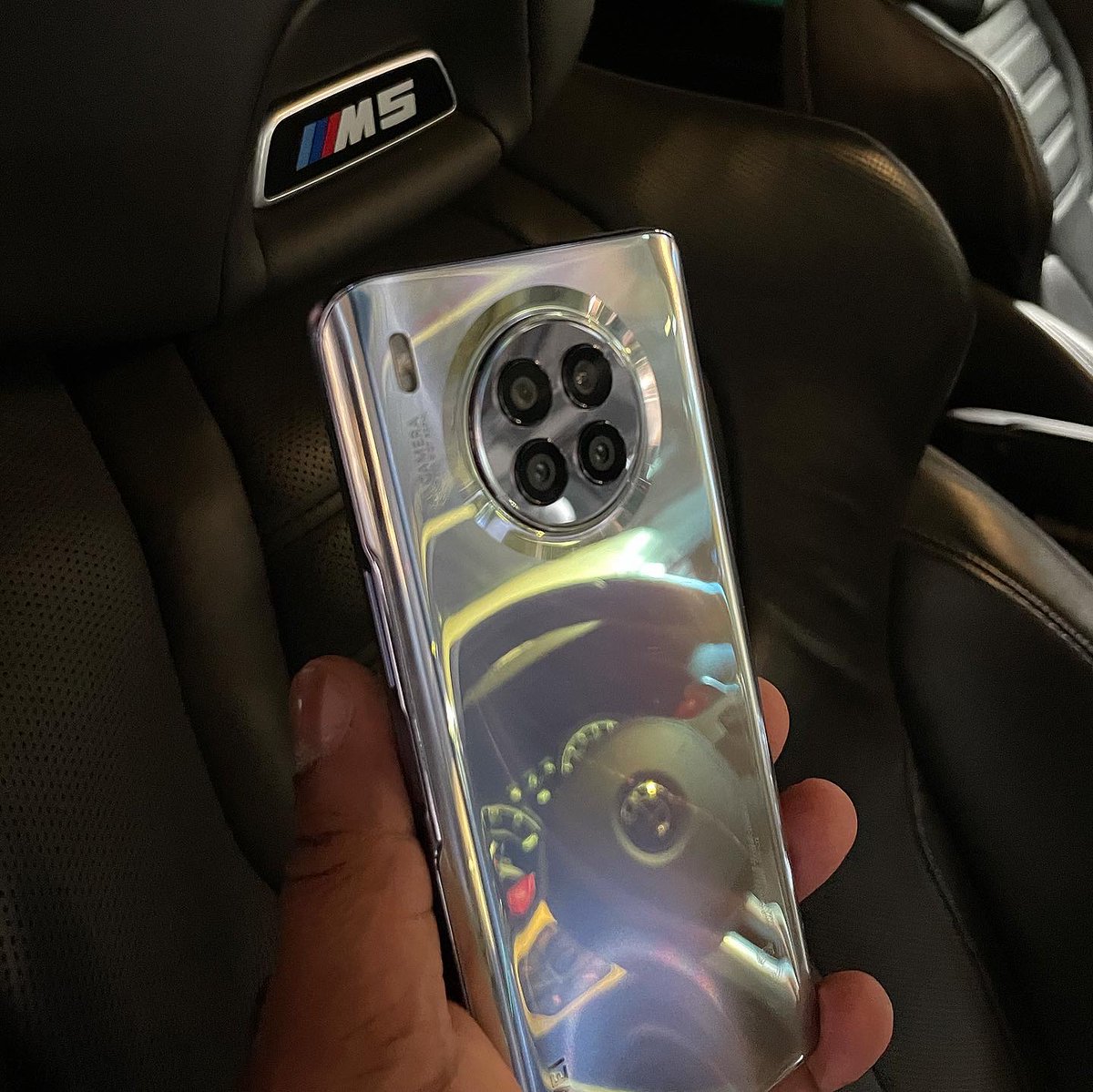 NaakMusiQ's tweet photo. Just got my hands on the #HUAWEInova8i with the baddest #SuperCamera out.
Answer this question correctly you might just win yourself a prize. What is the highest MP on the #HUAWEInova8i #SuperCamera Comment your answers & remember to include these hashtags
https://t.co/4p4uMxJJ0R https://t.co/Bk9ipiLEqd