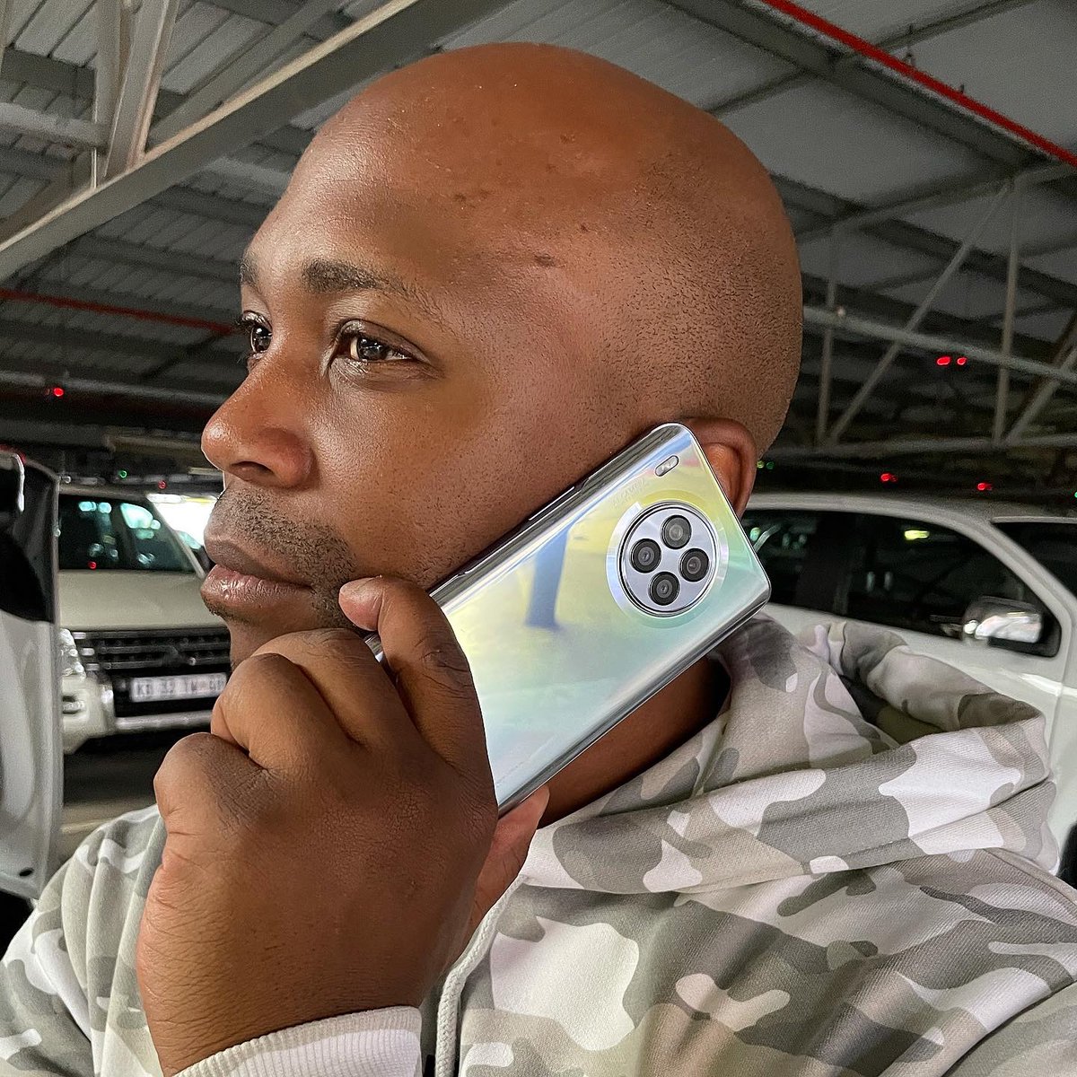 NaakMusiQ's tweet photo. Just got my hands on the #HUAWEInova8i with the baddest #SuperCamera out.
Answer this question correctly you might just win yourself a prize. What is the highest MP on the #HUAWEInova8i #SuperCamera Comment your answers & remember to include these hashtags
https://t.co/4p4uMxJJ0R https://t.co/Bk9ipiLEqd