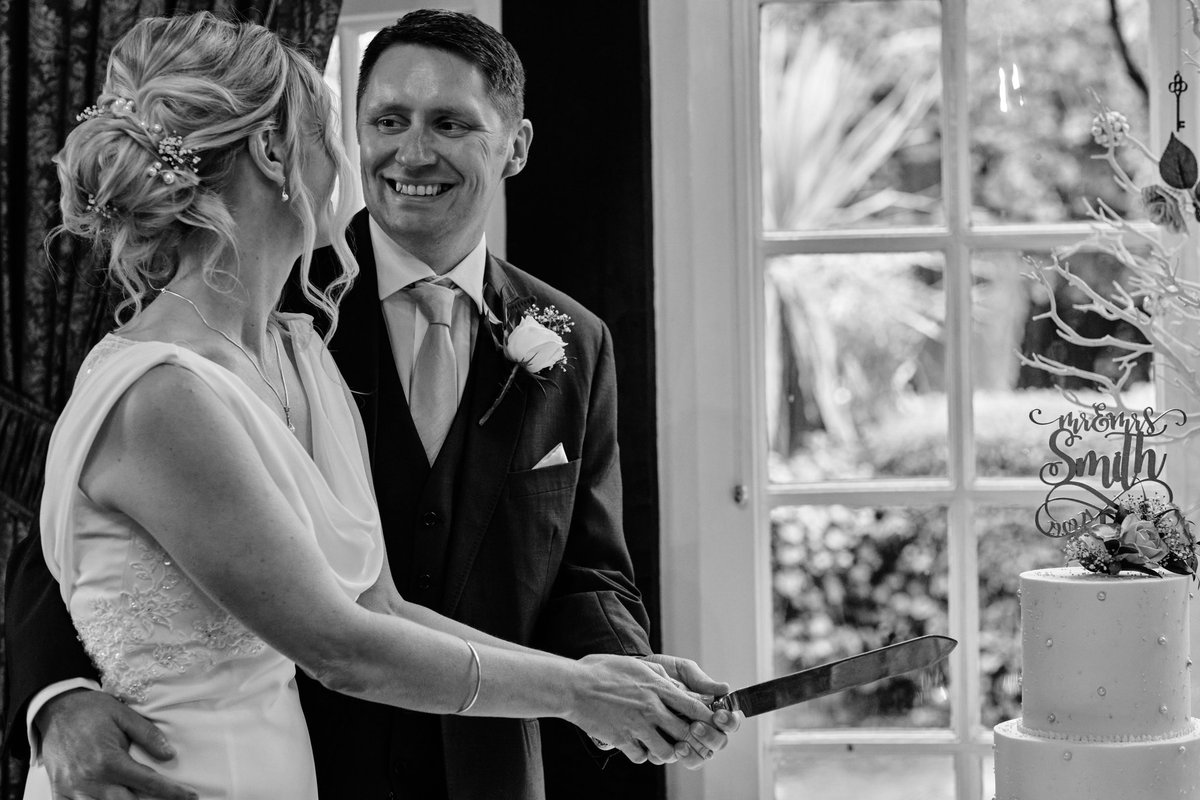 WayneAndrewF1's tweet photo. It was an absolute pleasure to join fellow photographer Emma Whittenbury
to capture the beautiful wedding of Jo &amp; Steve Smith on September 29th at @MereCourtHotel
Lovely couple, venue &amp; day.
#blackandwhitephotography
#WEDDINGPHOTOGRAPHY
#cheshirebride https://t.co/EDDcBct3fd